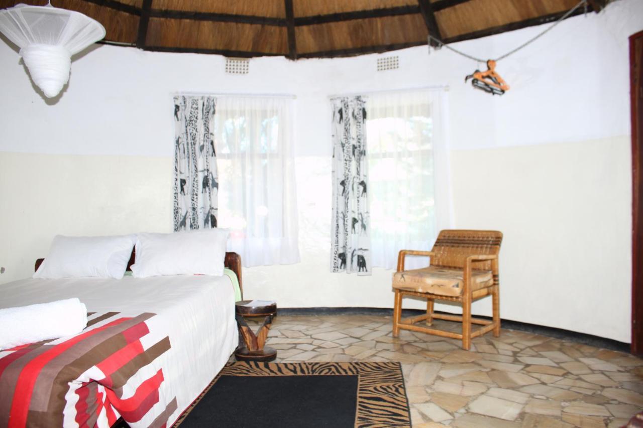 לוסקה Reed Mat Lodge מראה חיצוני תמונה